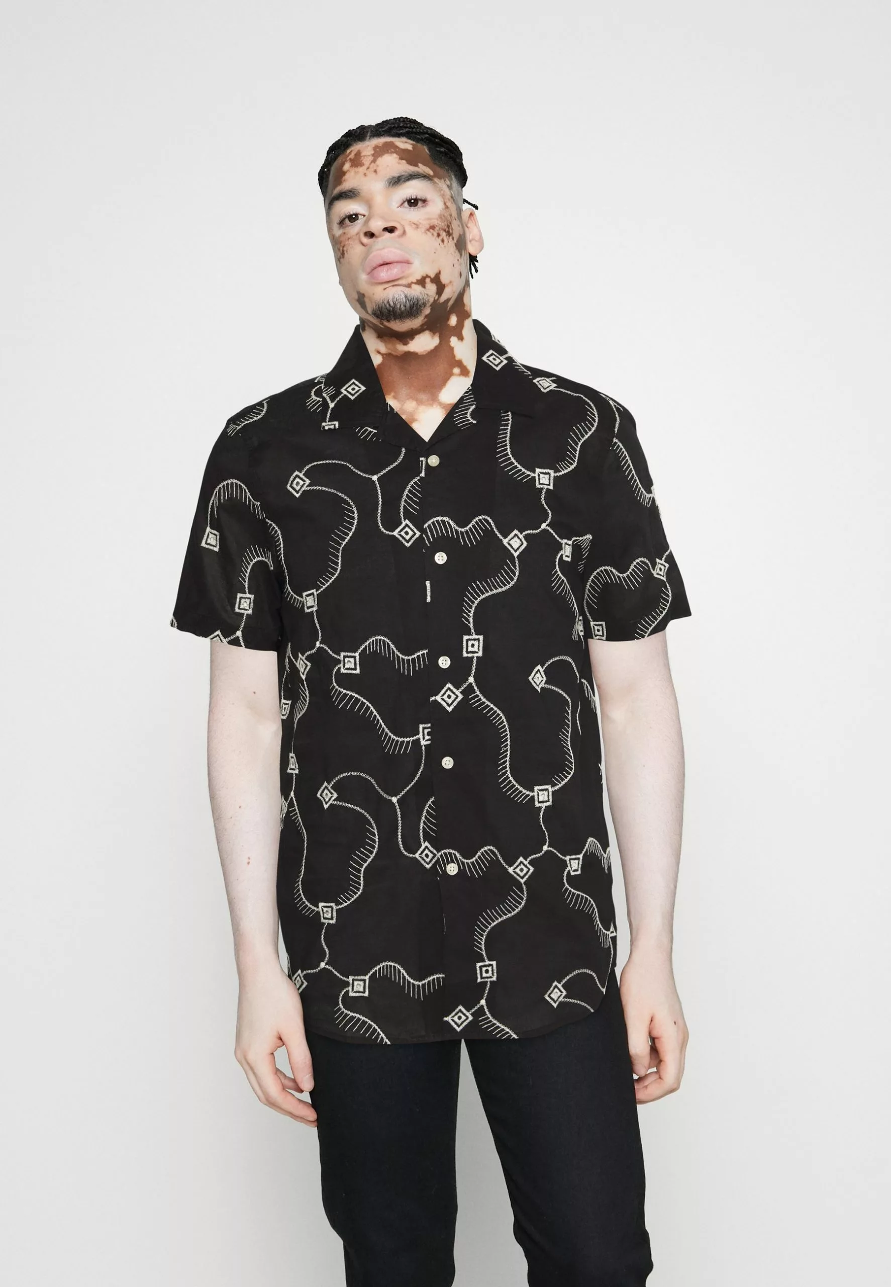 Pier OneEMBROIDERED LINES SHIRT - Skjorta - Black